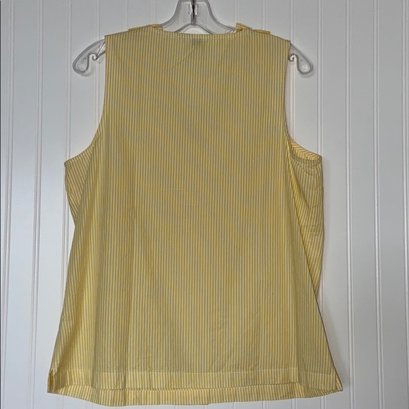 Crown & Ivy Sleeveless Top V-Neck Pleat Front - Picture 5 of 5